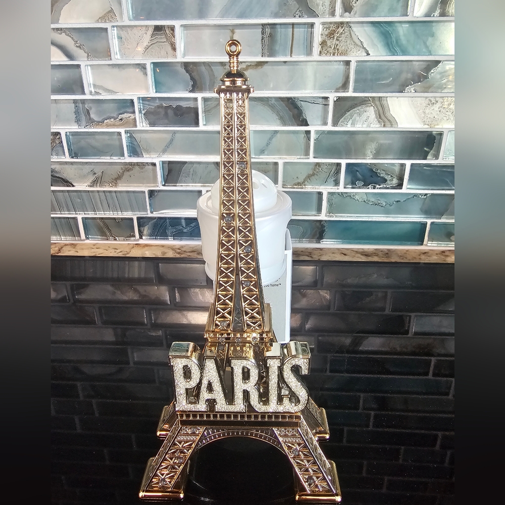 Bath and Body Works Paris Wallflower Plug In NEW